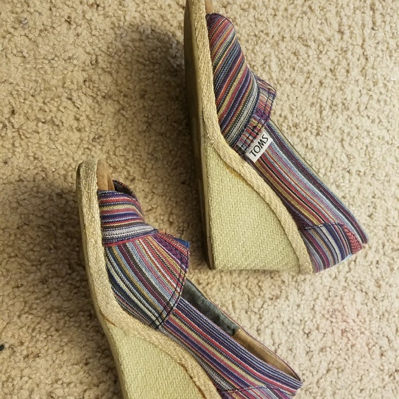 TOMS wedges - Picture 3 of 4